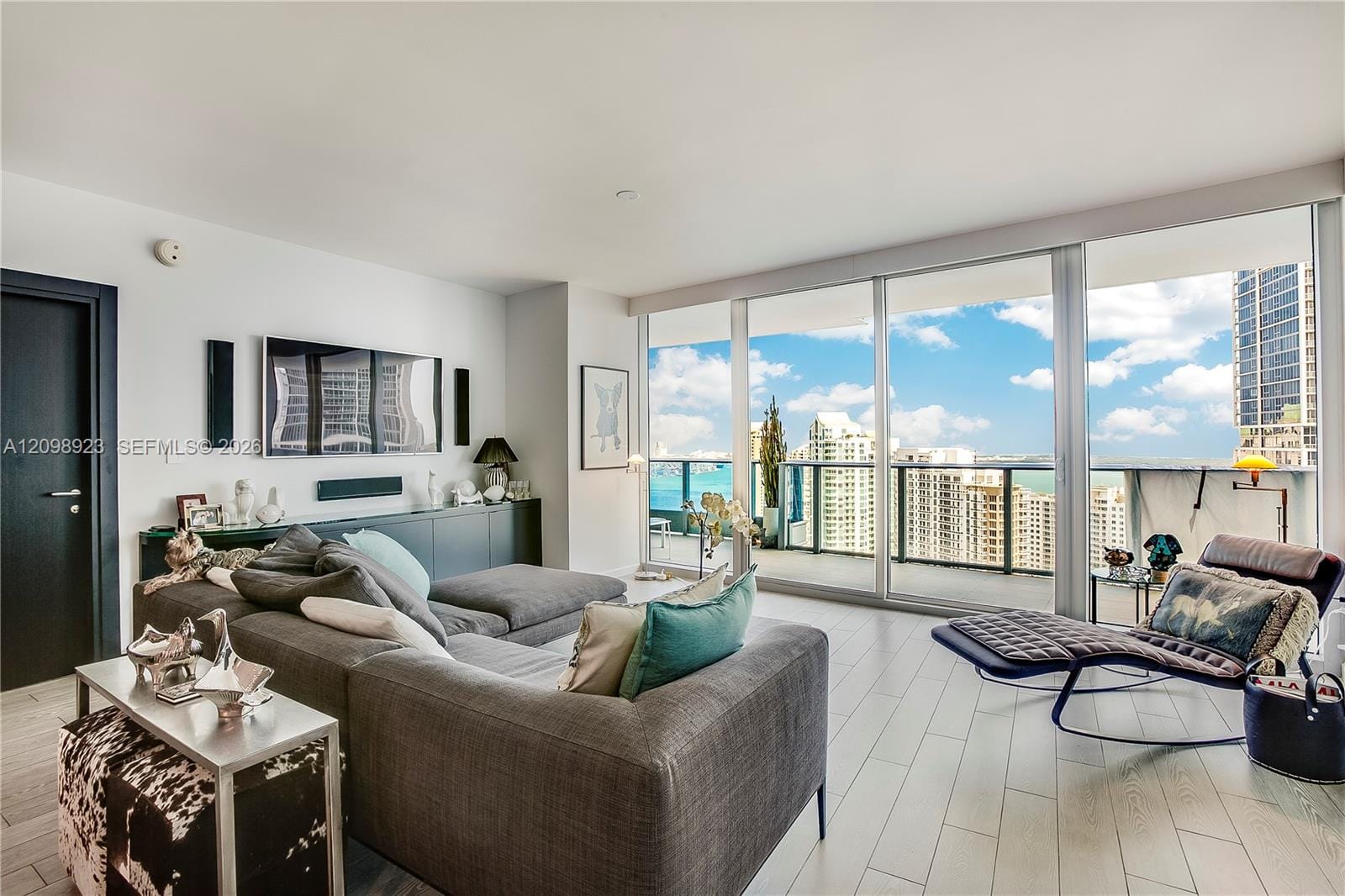 200 Biscayne Boulevard Way 4307, Miami, FL 33131 photo 8