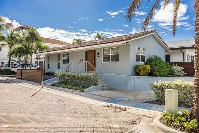 328 Missouri Street, Hollywood, FL 33019
