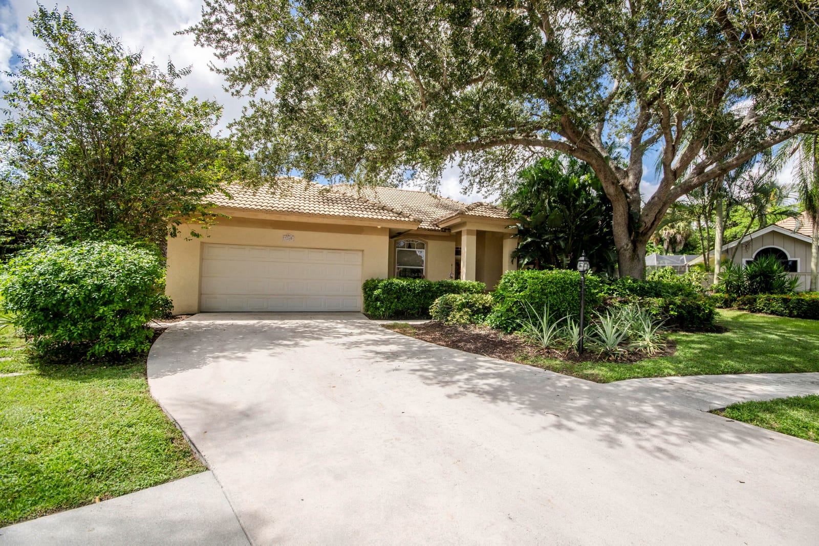 9260 Cypress Hollow Drive — photo 4
