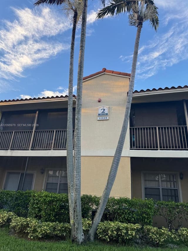 1225 SW 46th Avenue 208, Pompano Beach, FL 33069