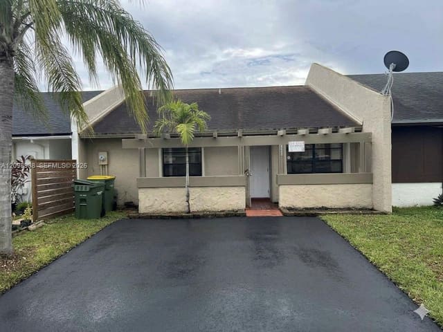 1272 Sandpiper Boulevard ., Homestead, FL 33035