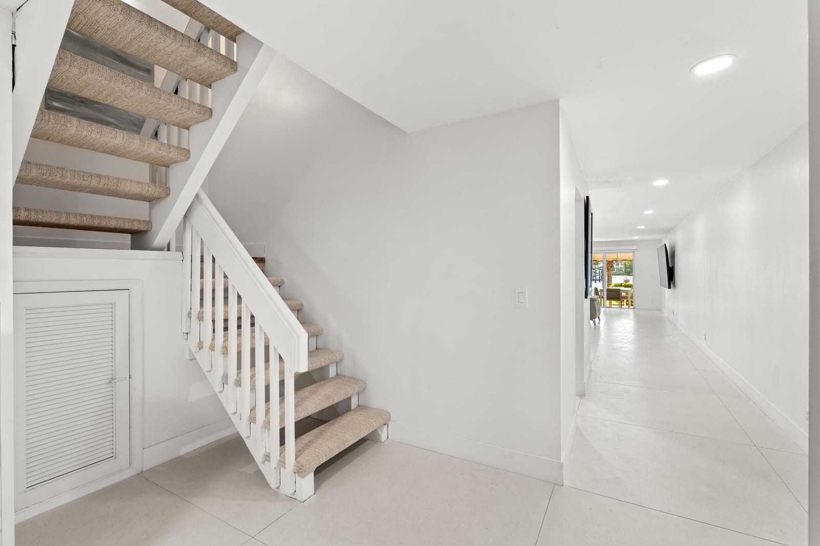 336 VENETIAN Drive 1 — photo 8