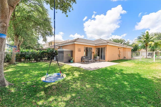 9292 NW 54th Street, Sunrise, FL 33351