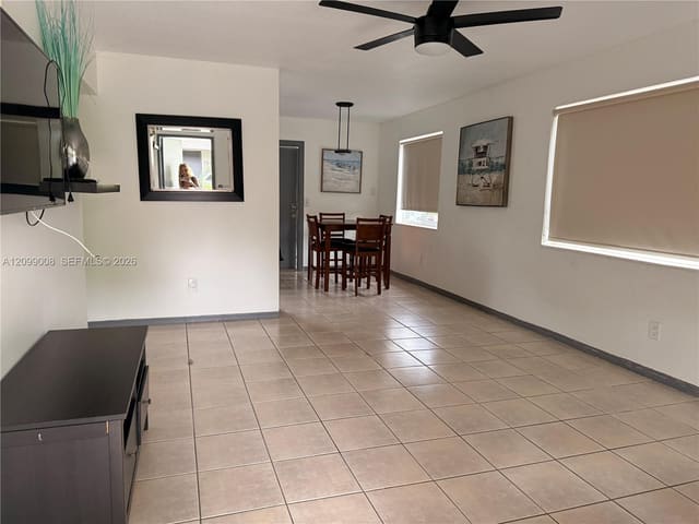 1104 N 17th Court 102, Hollywood, FL 33020