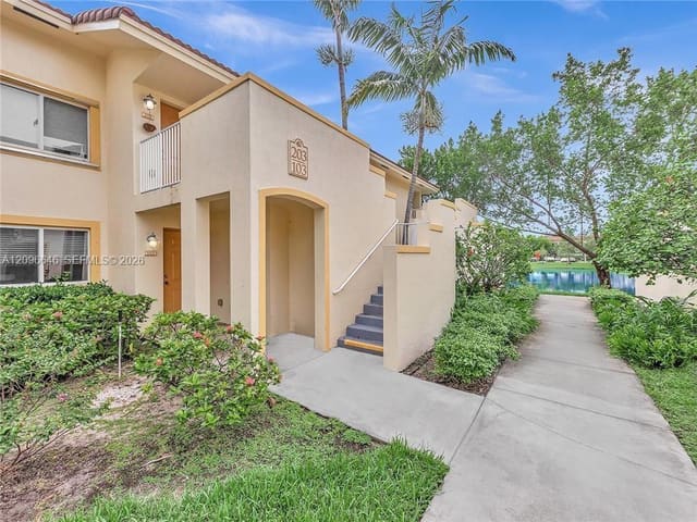 6245 SW 47th Manor 203, Davie, FL 33314