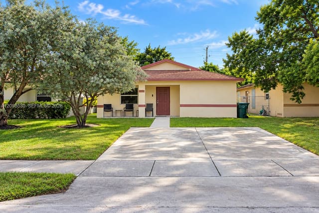 211 NE 35th Street, Oakland Park, FL 33334
