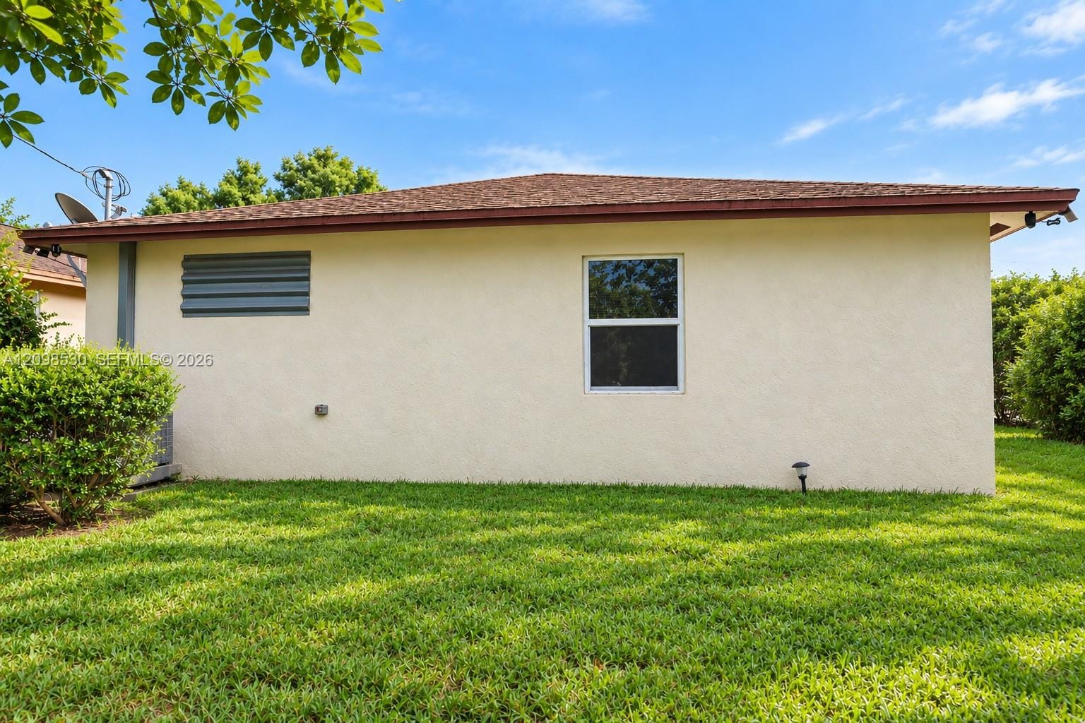 211 NE 35th Street, Oakland Park, FL 33334 photo 22
