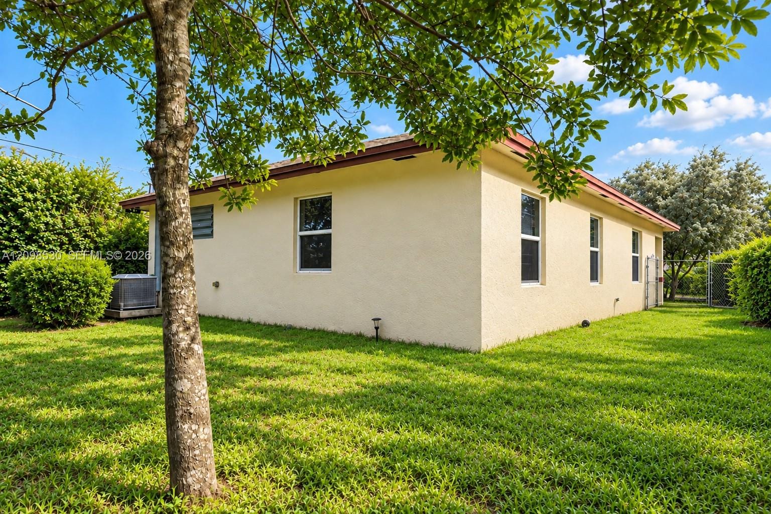 211 NE 35th Street, Oakland Park, FL 33334 photo 23