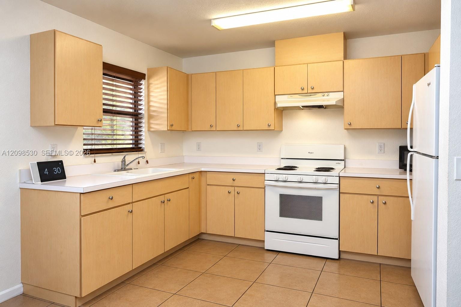 211 NE 35th Street, Oakland Park, FL 33334 photo 9