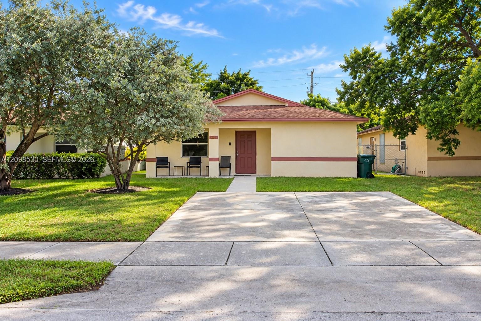 211 NE 35th Street, Oakland Park, FL 33334