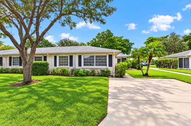 10128 S 44th Drive 370, Boynton Beach, FL 33436