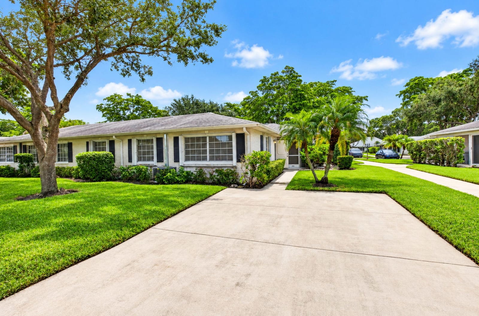 10128 S 44th Drive 370 — photo 3