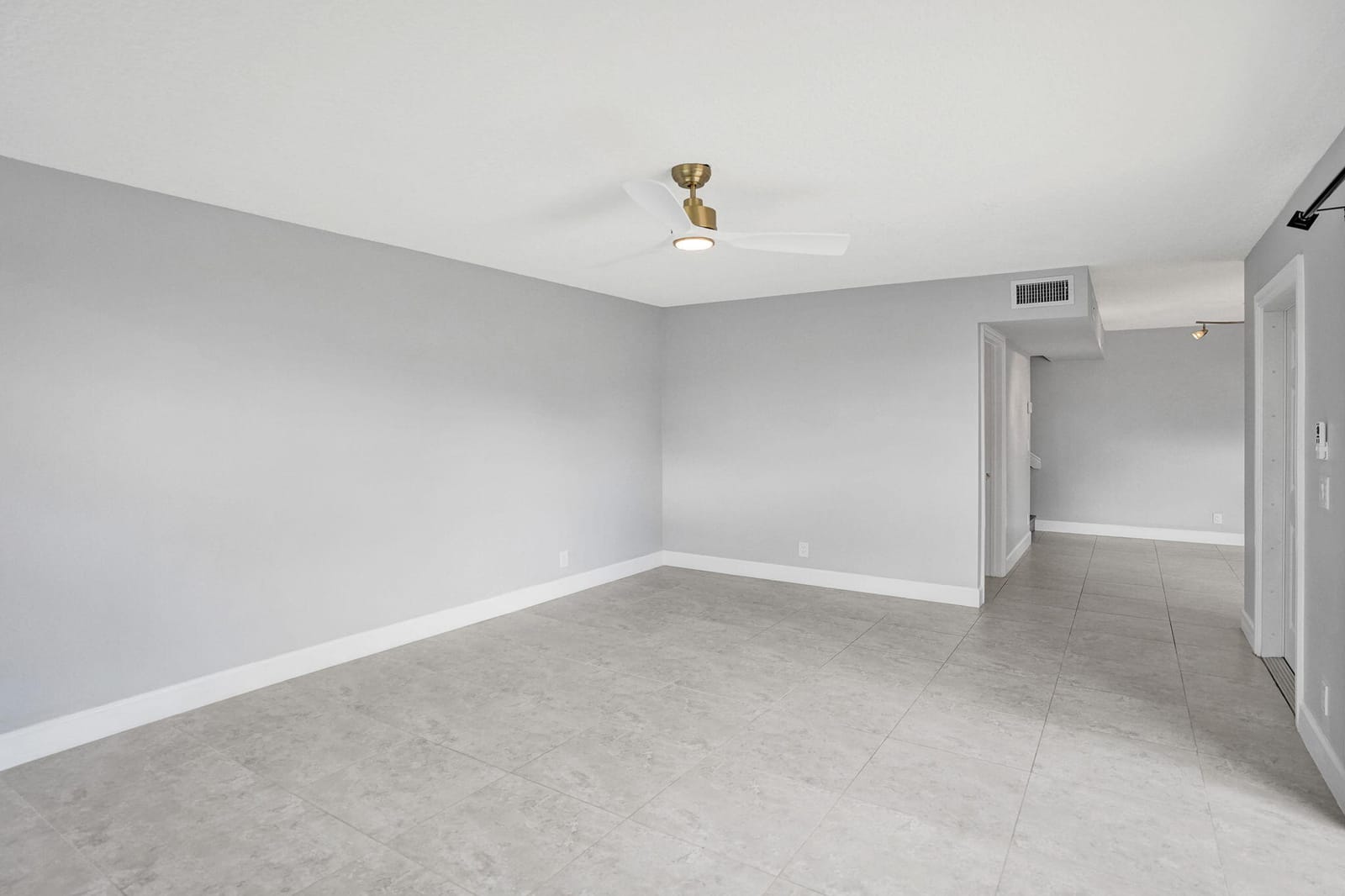 22970 OXFORD Place A — photo 9
