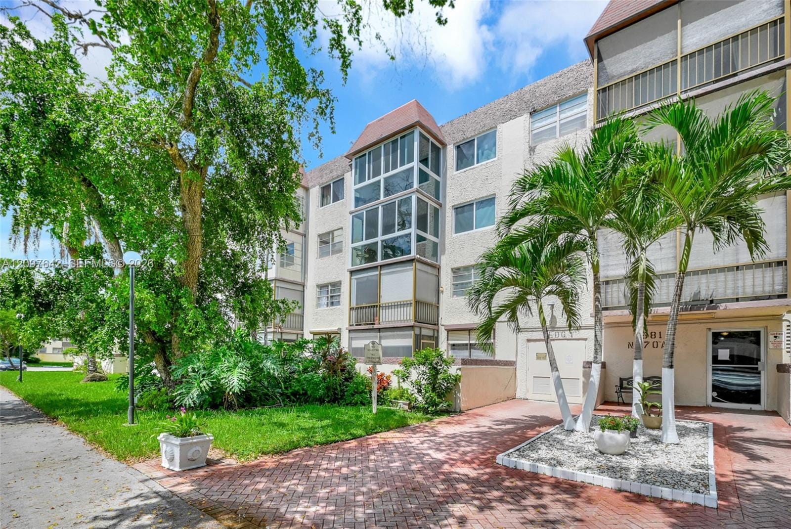 1681 NW 70th Avenue 205, Plantation, FL 33313 photo 2