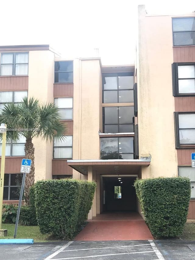 14601 SW 88th Street 211K, Miami, FL 33186