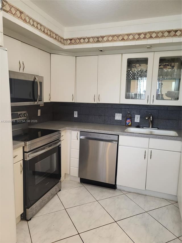 2050 Newcastle C 2050 C, Boca Raton, FL 33434