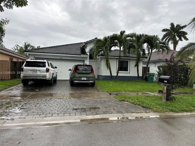 5322 SW 164 Place, Miami, FL 33185