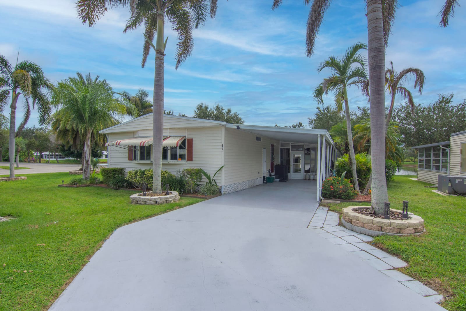 16 Santa Maria Court, Port St. Lucie, FL 34952 photo 3