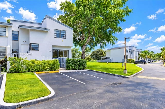 735 NW 105th Place C3, Miami, FL 33172