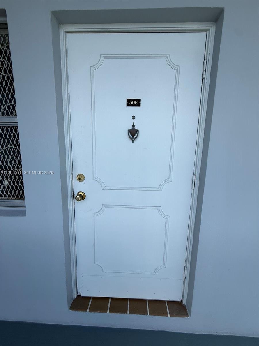 2200 Park Lane 306 — photo 2