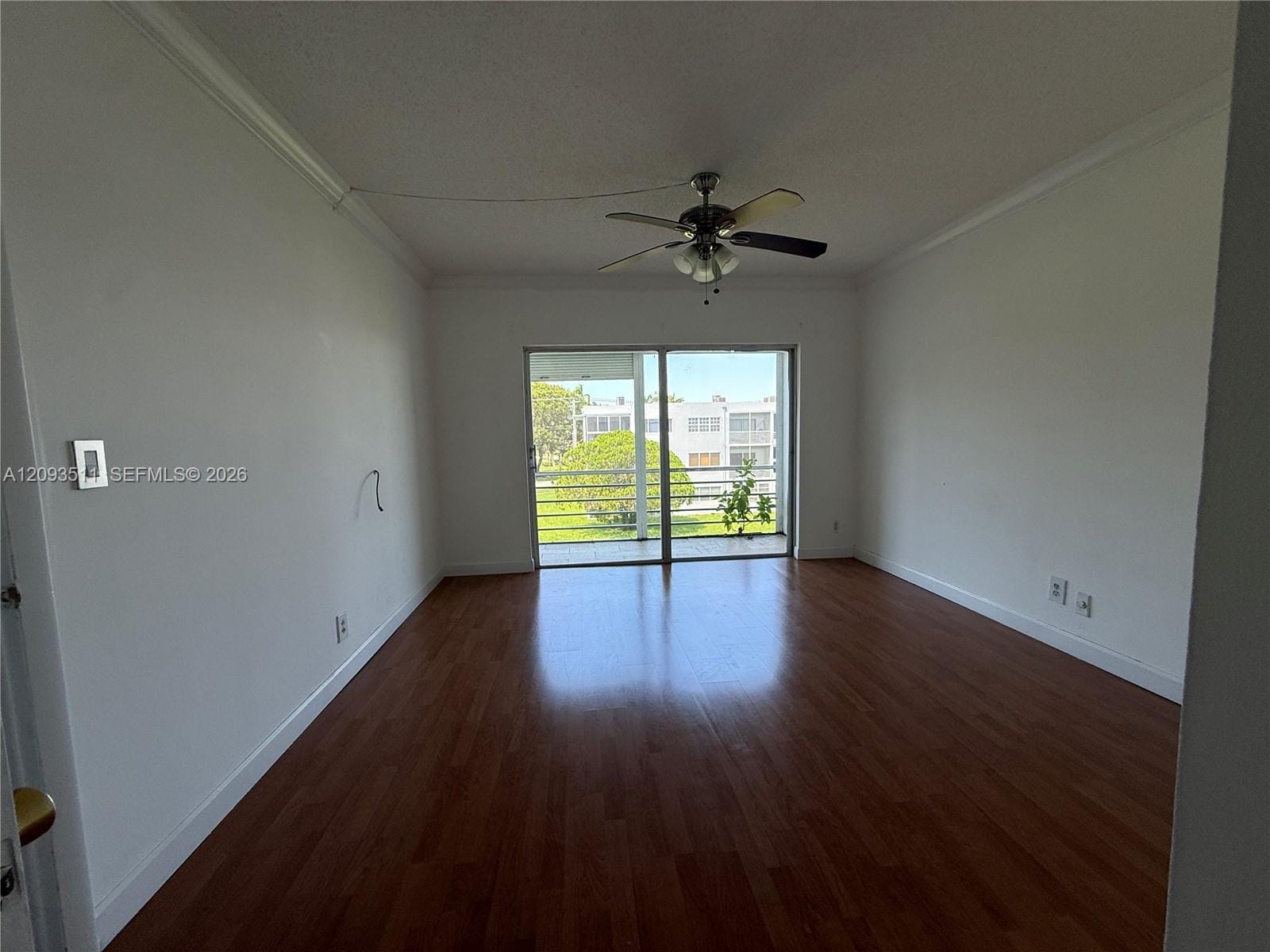 2200 Park Lane 306 — photo 4