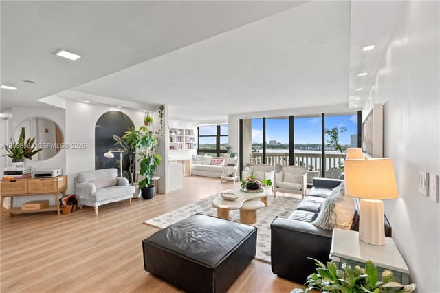 1000 E Island Boulevard 1402, Aventura, FL 33160