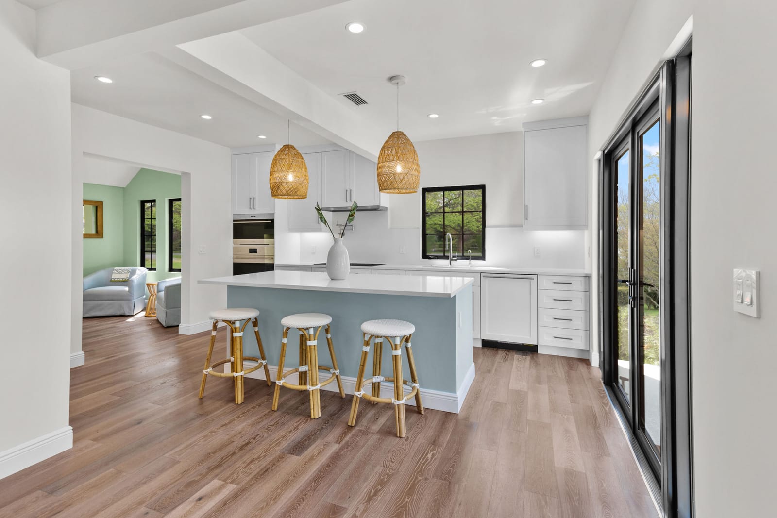 225 Monroe Drive — photo 4