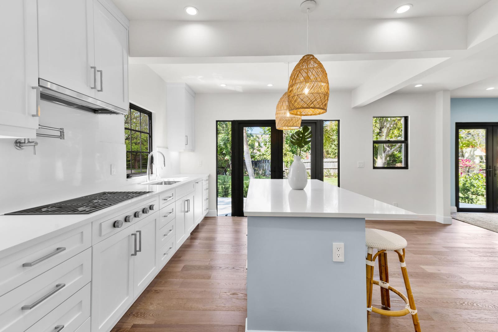 225 Monroe Drive — photo 5