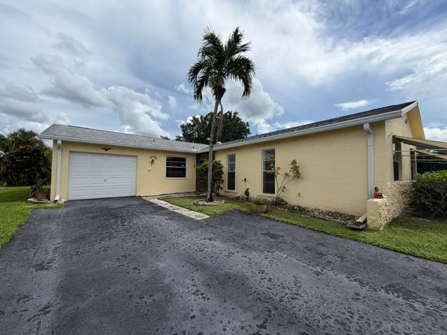 7240 Pineforest Circle, Lake Worth, FL 33467
