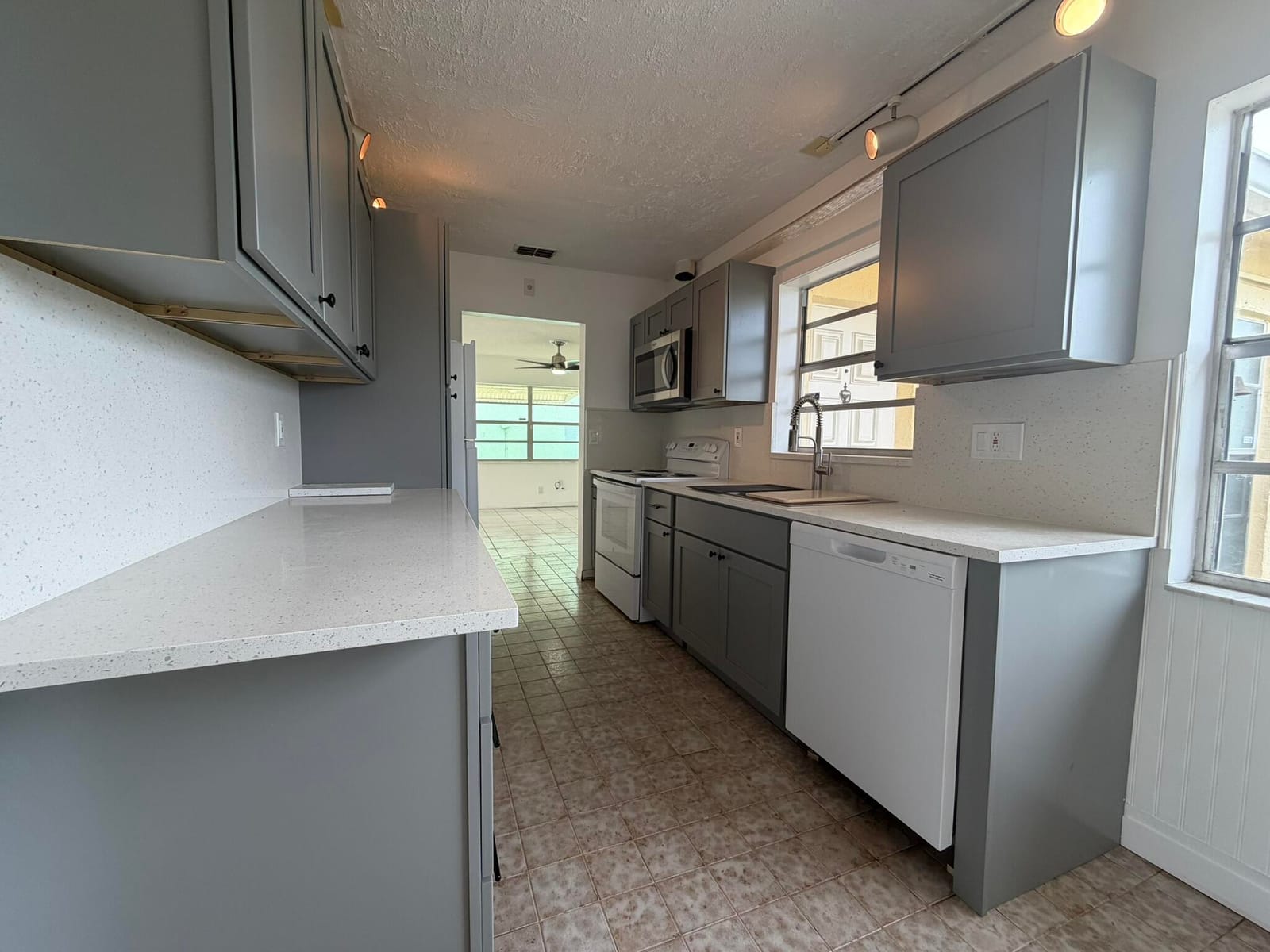 7240 Pineforest Circle — photo 8