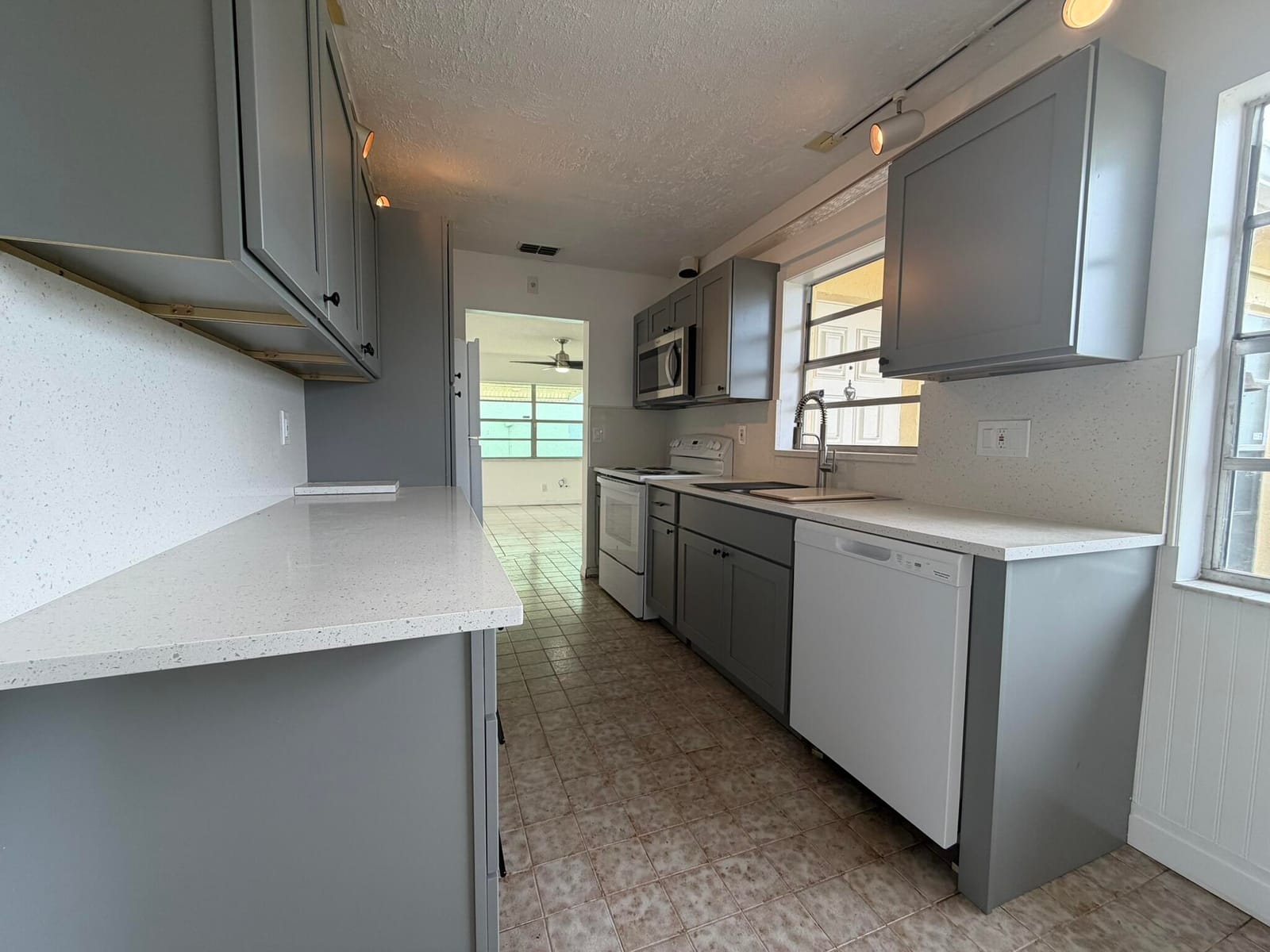 7240 Pineforest Circle — photo 9