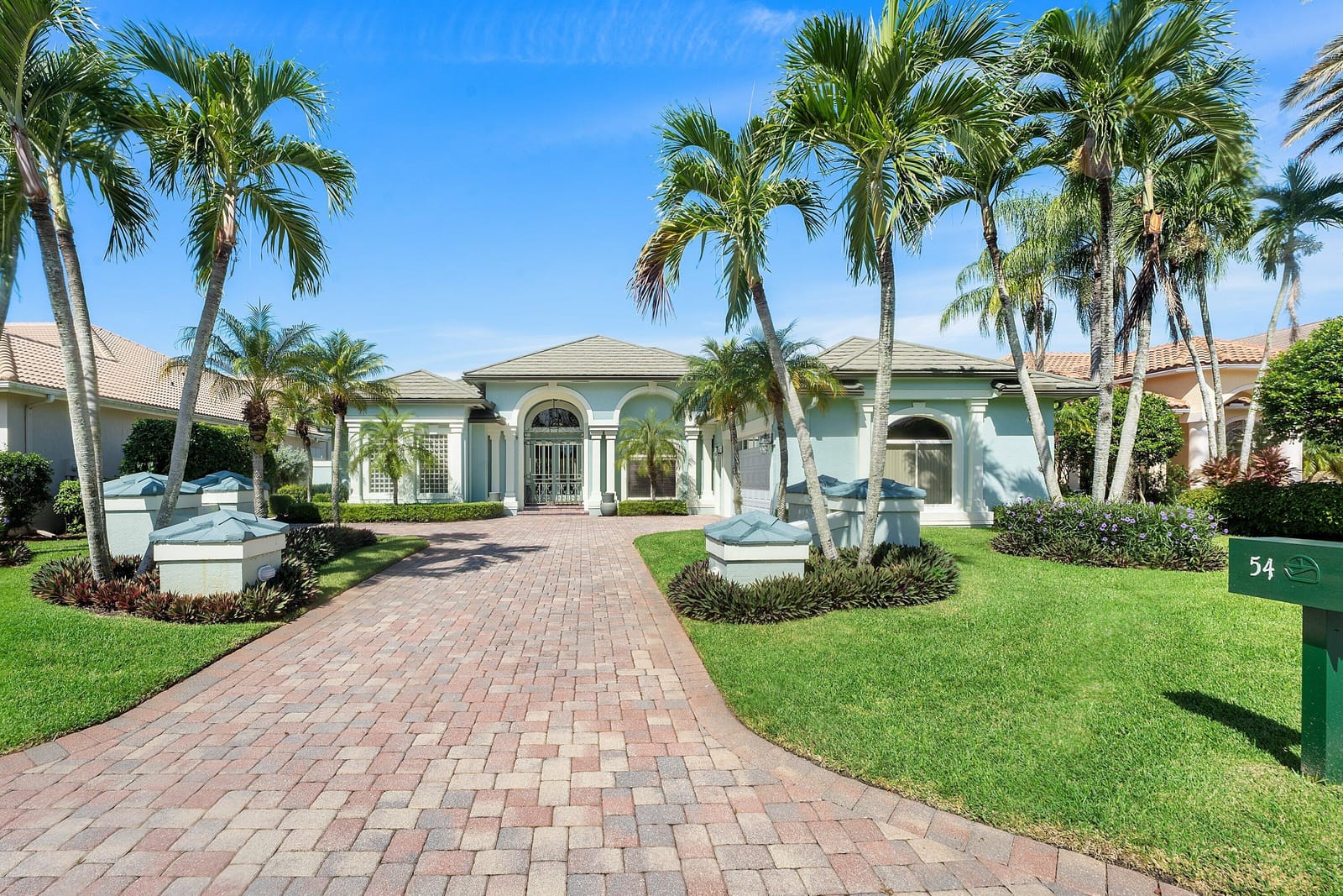 54 CAYMAN Place, Palm Beach Gardens, FL 33418