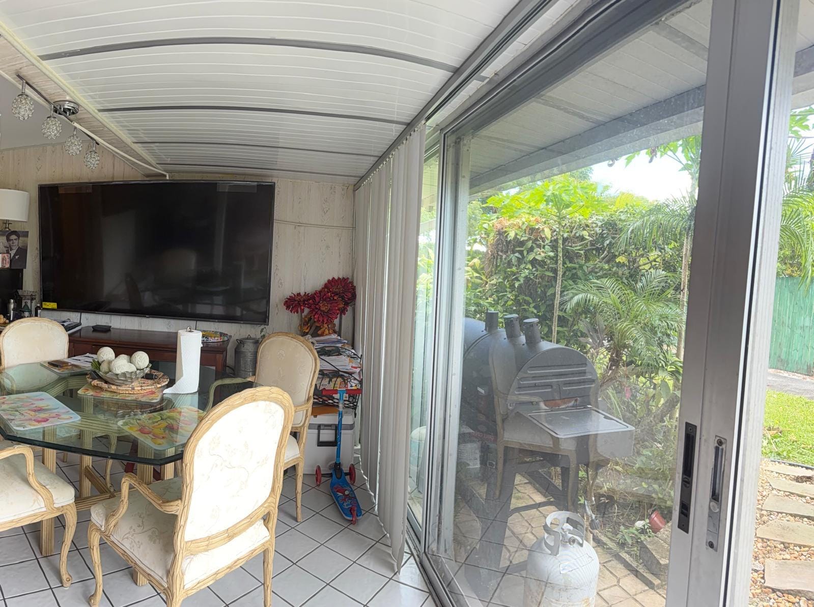 627 LACONIA Circle B — photo 5