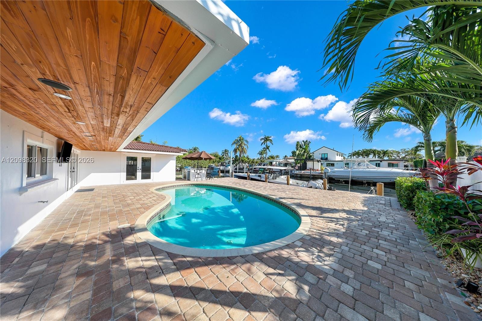 800 SE 3rd Terrace, Pompano Beach, FL 33060 photo 2