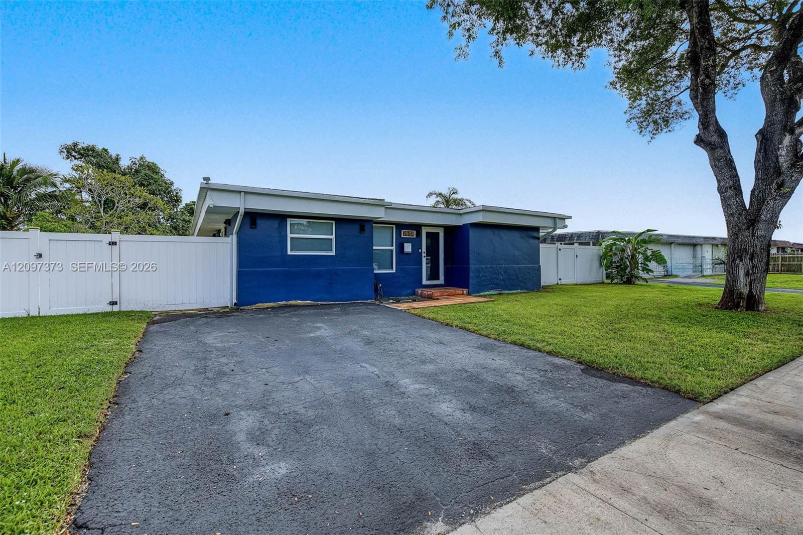 7904 NW 66th Terrace, Tamarac, FL 33321 photo 3