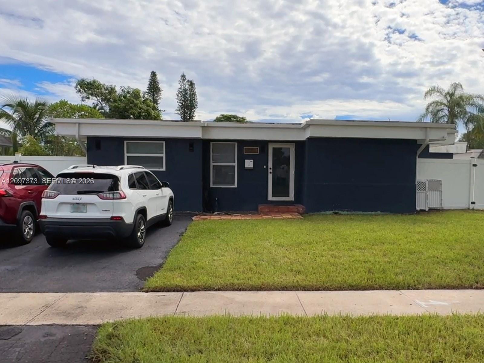7904 NW 66th Terrace, Tamarac, FL 33321