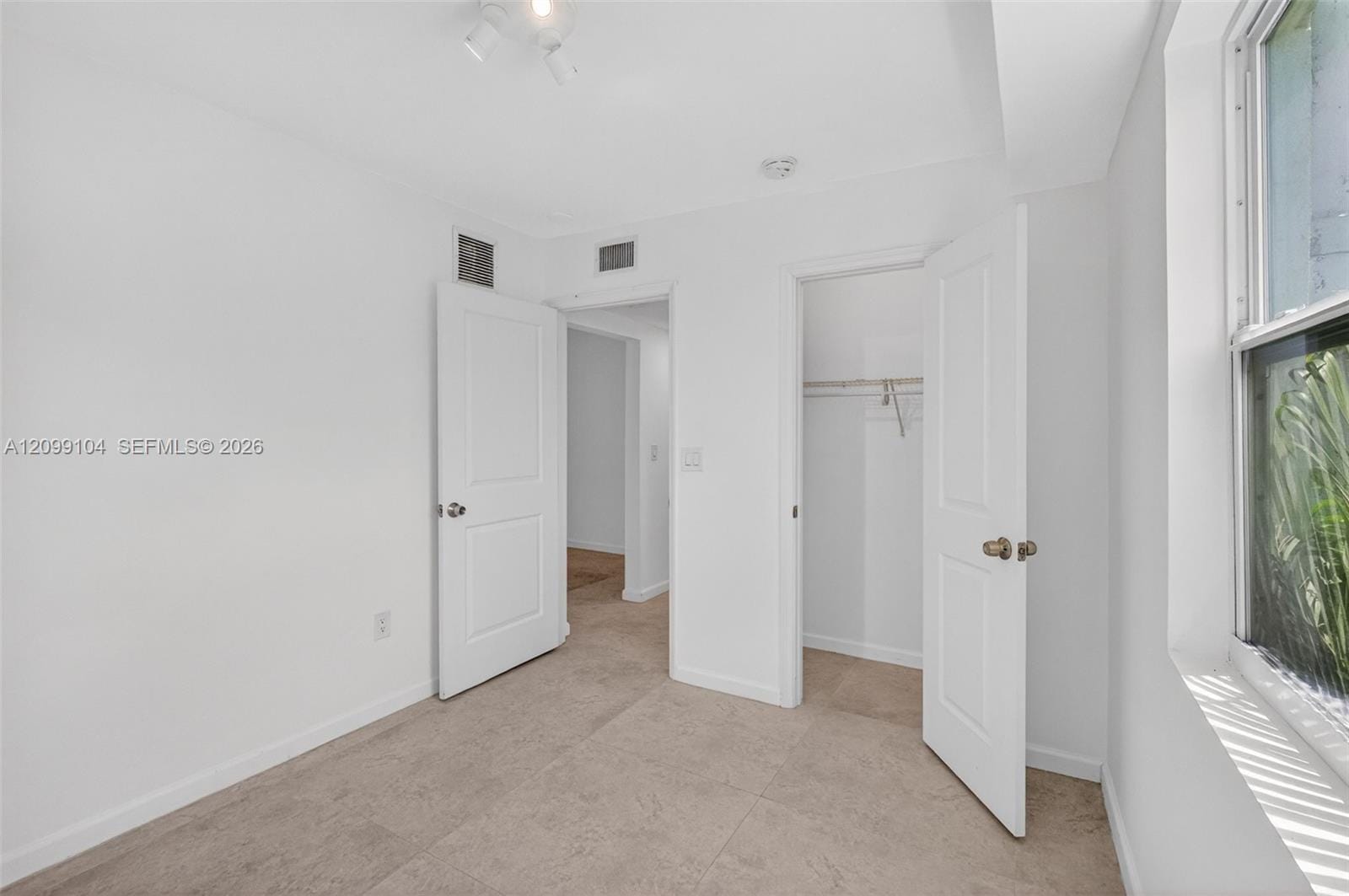 3676 Oak Avenue 1, Miami, FL 33133 photo 13