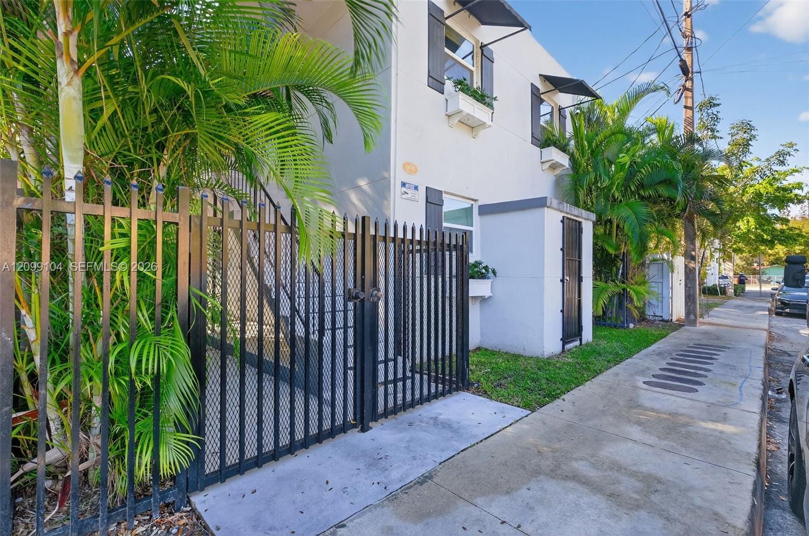 3676 Oak Avenue 1, Miami, FL 33133 photo 17