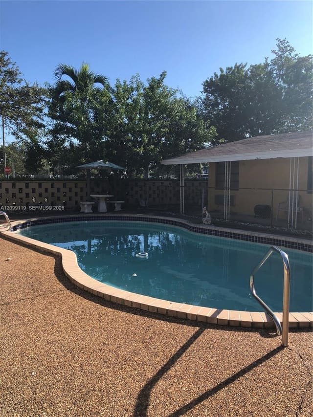 700 NE 1st Court 1, Hallandale Beach, FL 33009
