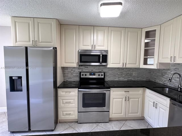5515 Courtyard Drive 5515, Margate, FL 33063