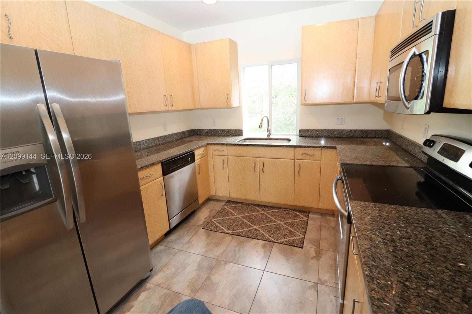 609 NE 28th Street 3, Wilton Manors, FL 33334 photo 2