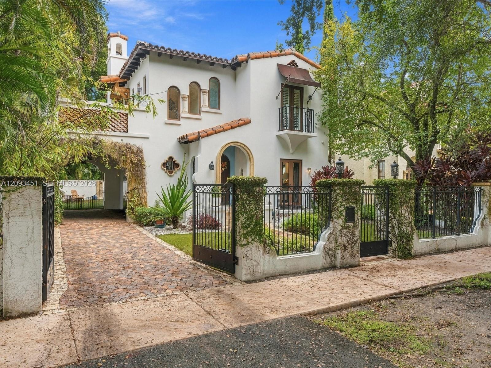 421 Sarto Avenue, Coral Gables, FL 33134 photo 3