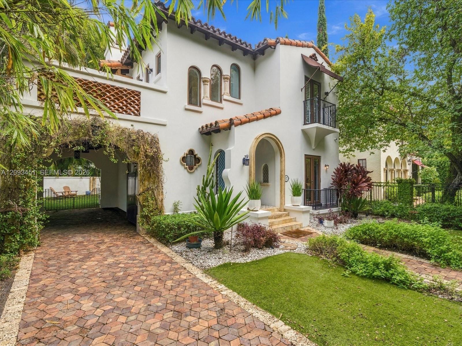 421 Sarto Avenue, Coral Gables, FL 33134 photo 5
