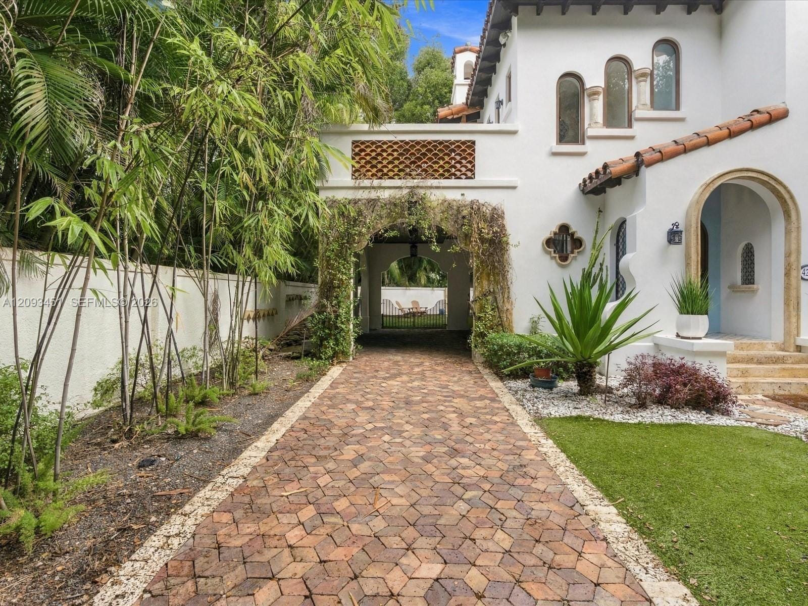 421 Sarto Avenue, Coral Gables, FL 33134 photo 7