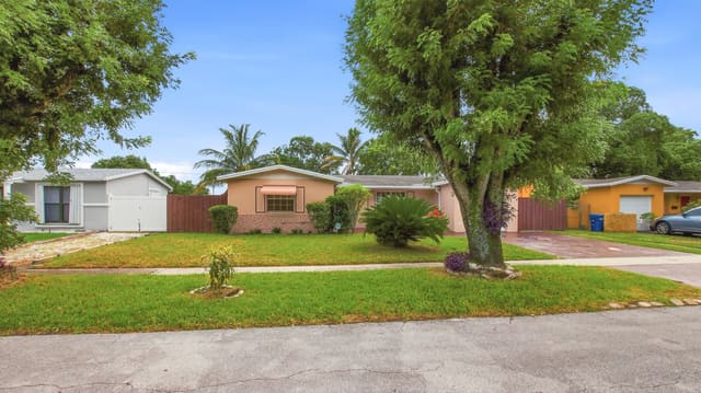 4460 NW 24TH Street, Lauderhill, FL 33313