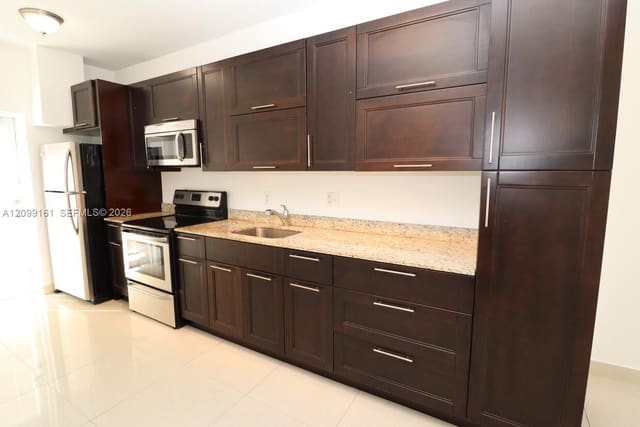 540 74th Street 14, Miami Beach, FL 33141