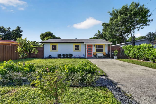 220 Reigle Avenue, Delray Beach, FL 33444