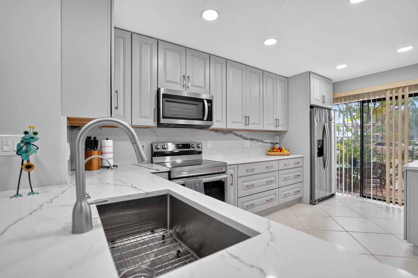 400 CANAL Point S 130 — photo 12