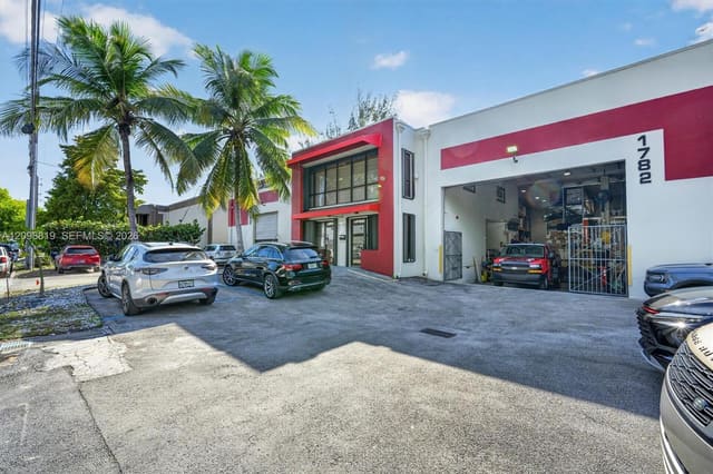 1780 NW 93rd Avenue, Doral, FL 33172