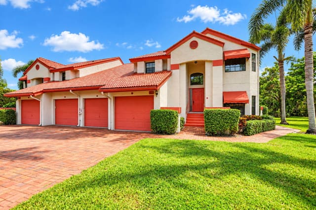 7864 LEXINGTON CLUB Boulevard D, Delray Beach, FL 33446